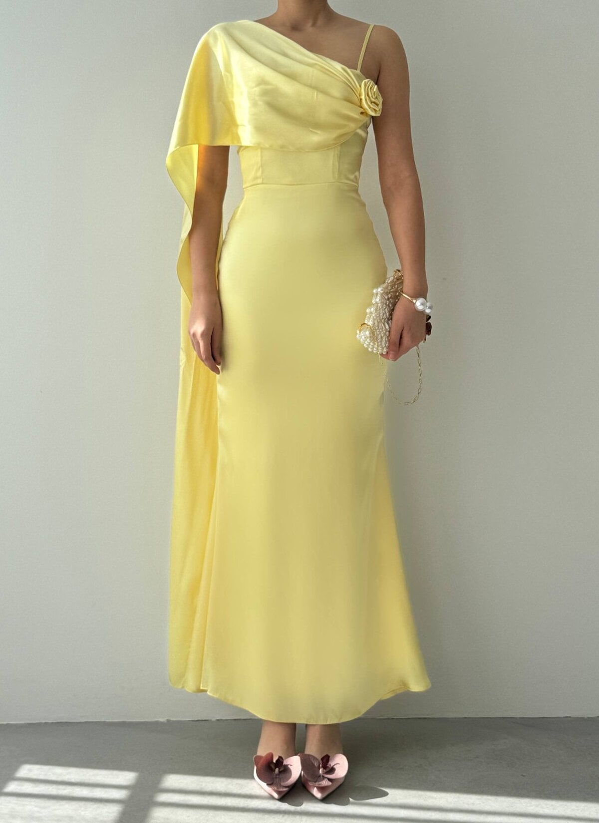 Yellow Satin Dress with Fabric Rose and Draped Panel - Etika - by Peralane - photo 2