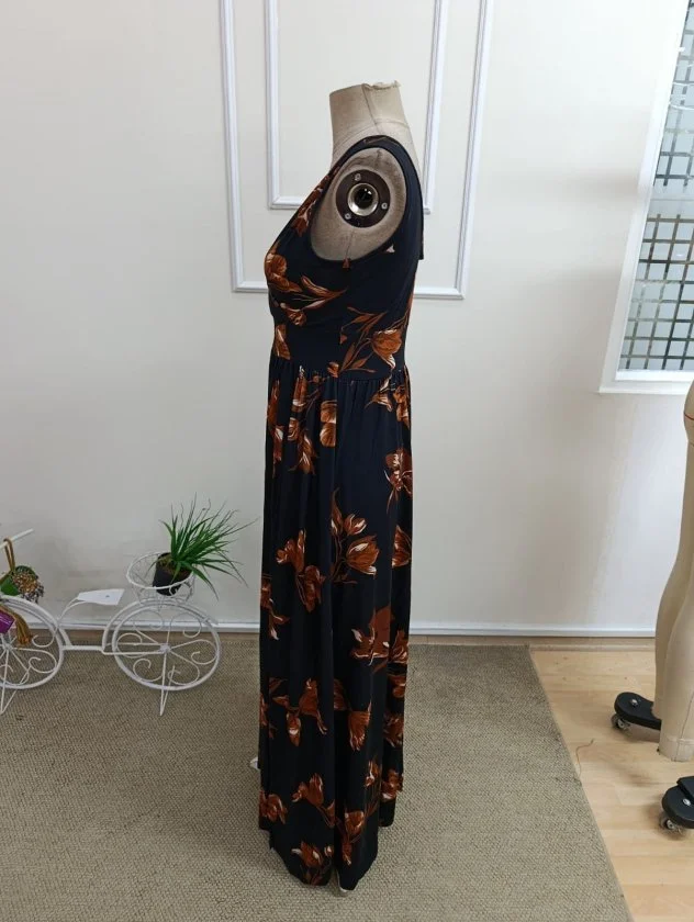 Women's Sleeveless Wrap Neck Wide Cut Slit Long Suprem Dress - Janes - by Peralane - photo 8