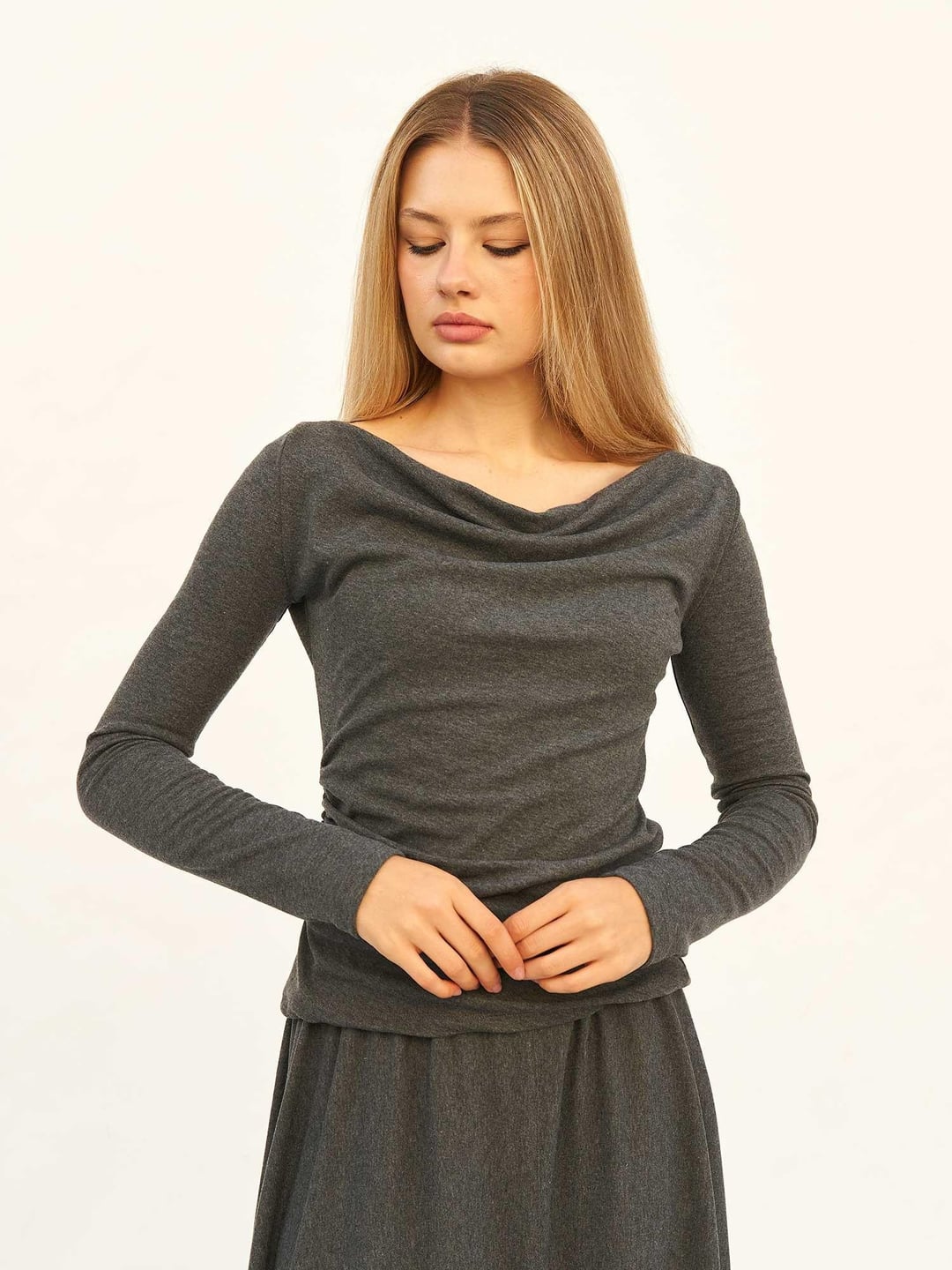 Two-Piece Knit Set with Long-Sleeve Top and Midi Skirt - Lefon - by Peralane - photo 5