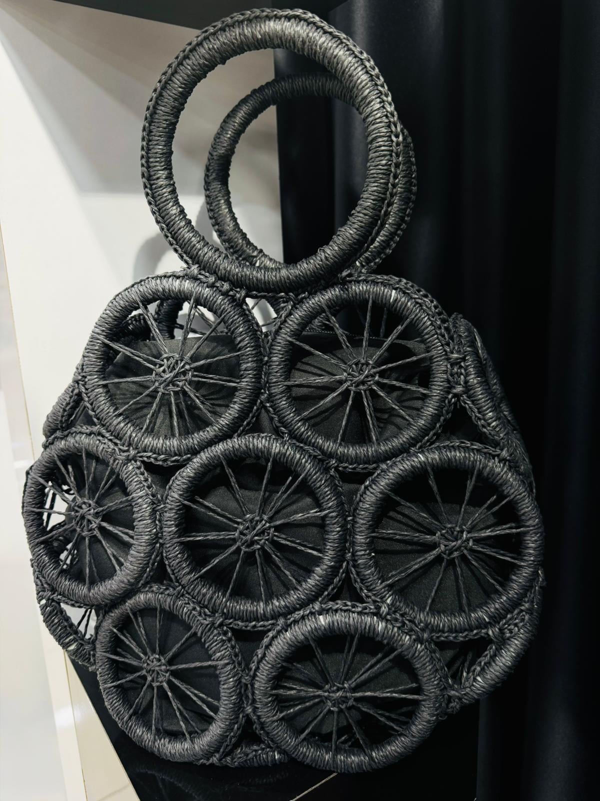 Black Woven Straw Handbag with Circular Handle - Nesvay - by Peralane - photo 2