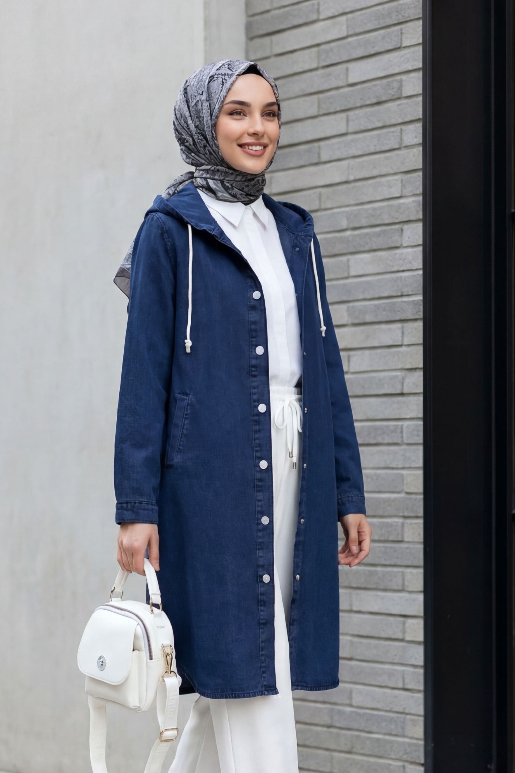 Women's Hooded Buttoned Oversized Denim Jacket in Dark Navy - Podyumplus - by Peralane
