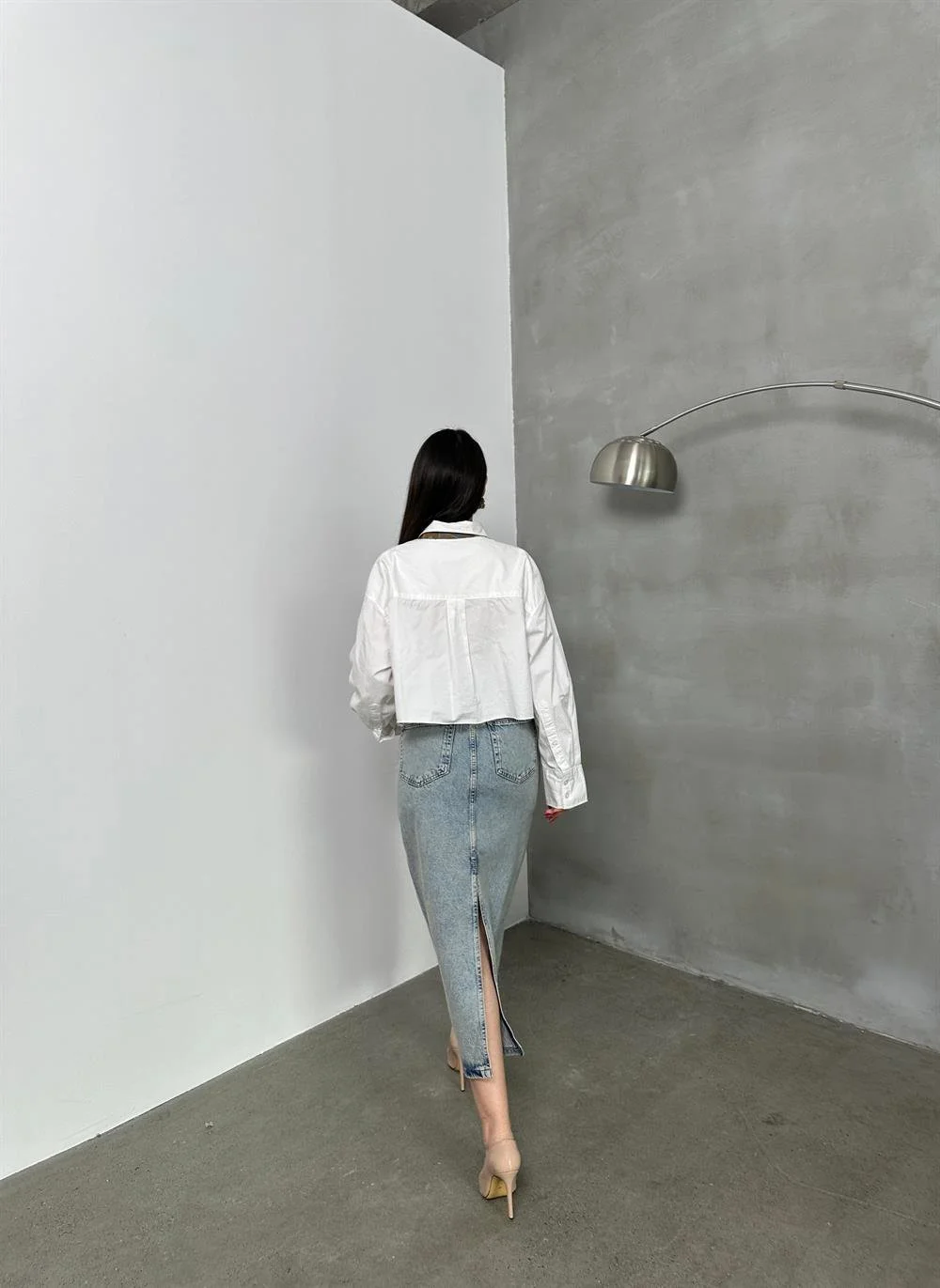 Light Wash Denim Maxi Skirt with Drawstring Waist and Front Slit - Lacarino Jeans - by Peralane - photo 3