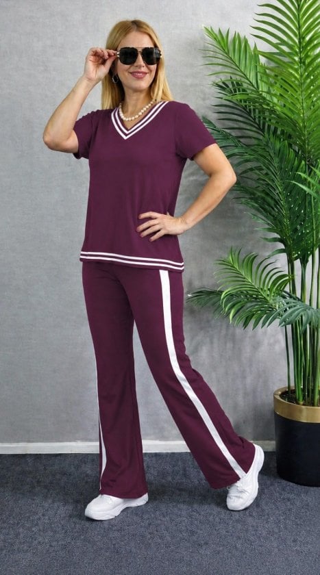 Women's Burgundy V-Neck Short-Sleeve Top and Flared Trousers Tracksuit Set - Janes - by Peralane - photo 2