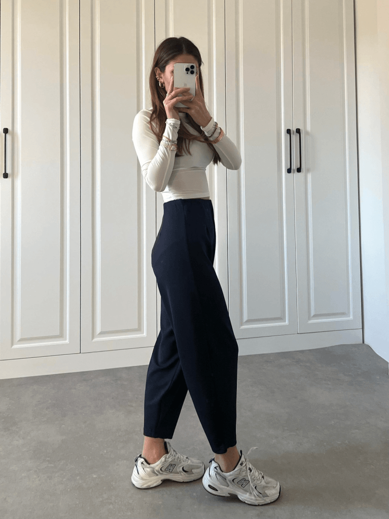 Women's Crepe Fabric Balloon Trousers in Dark Navy - Janes - by Peralane - photo 4