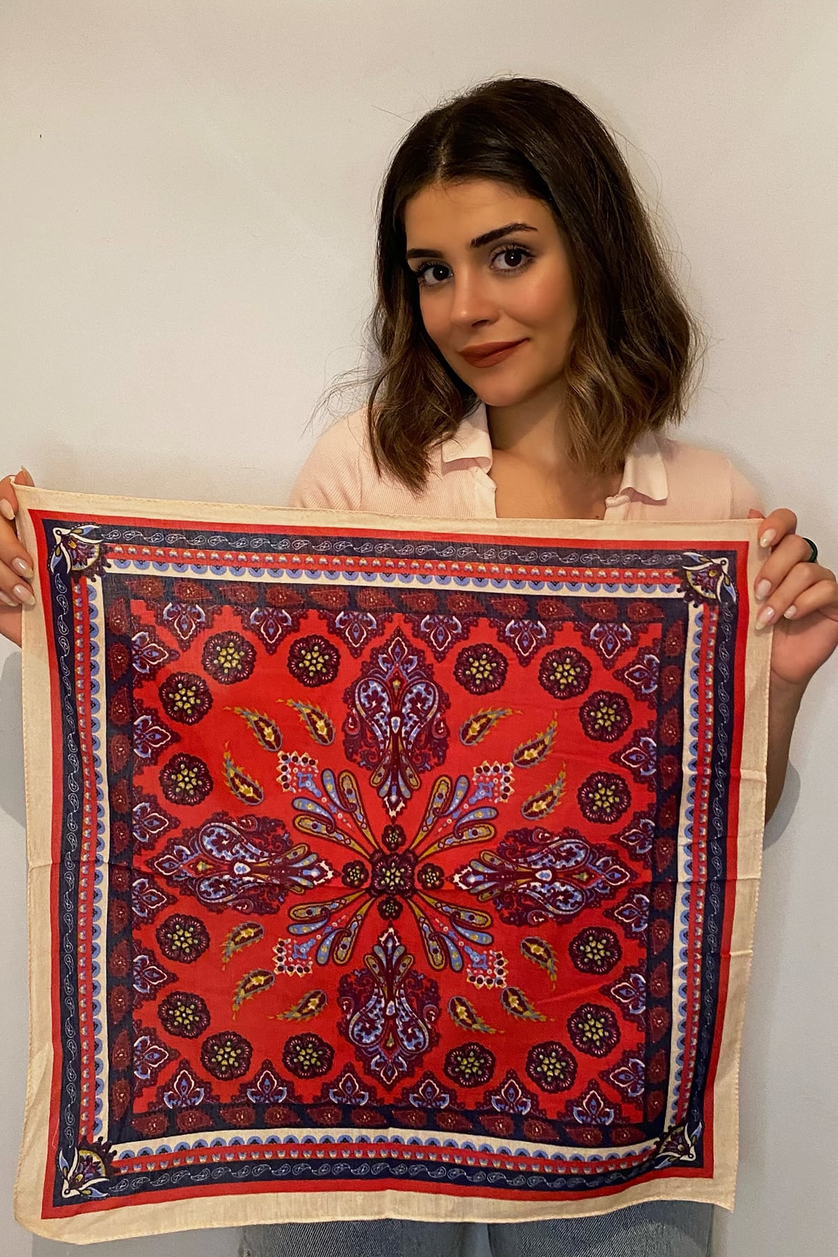 Red Paisley Floral Scarf 50x50 cm - Nesvay - by Peralane