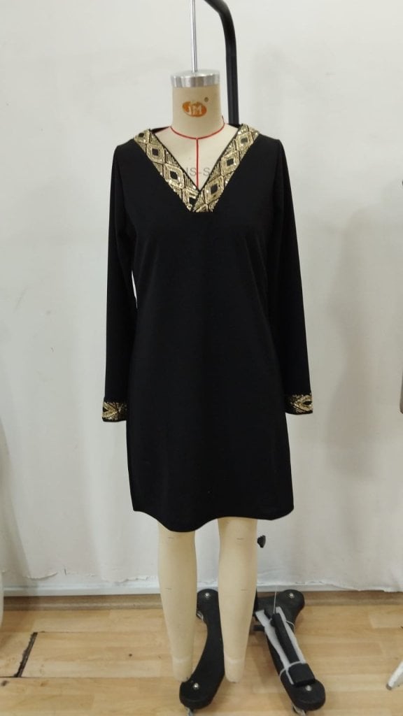 Women's Long Sleeve V-Neck Sequin Detail Mini Crepe Dress - Janes - by Peralane - photo 5
