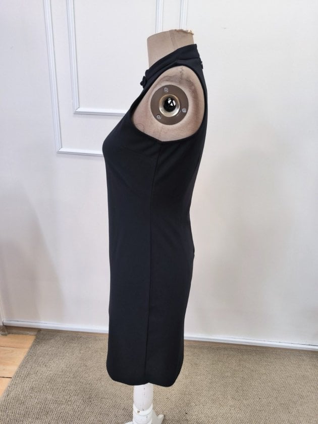 Women's Sleeveless High Collar Crepe Dress with Side Frog Closures - Janes - by Peralane - photo 6
