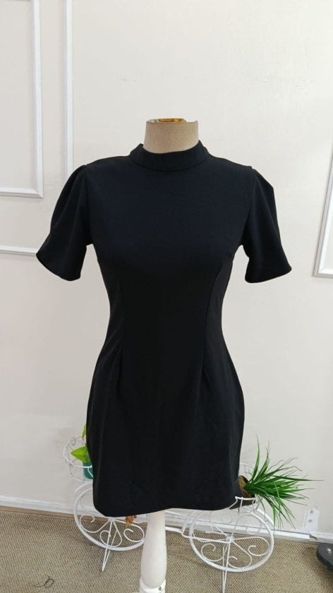 Women's Short-Sleeve High-Neck Crepe Dress with Heart Back Cutout - Janes - by Peralane - photo 5