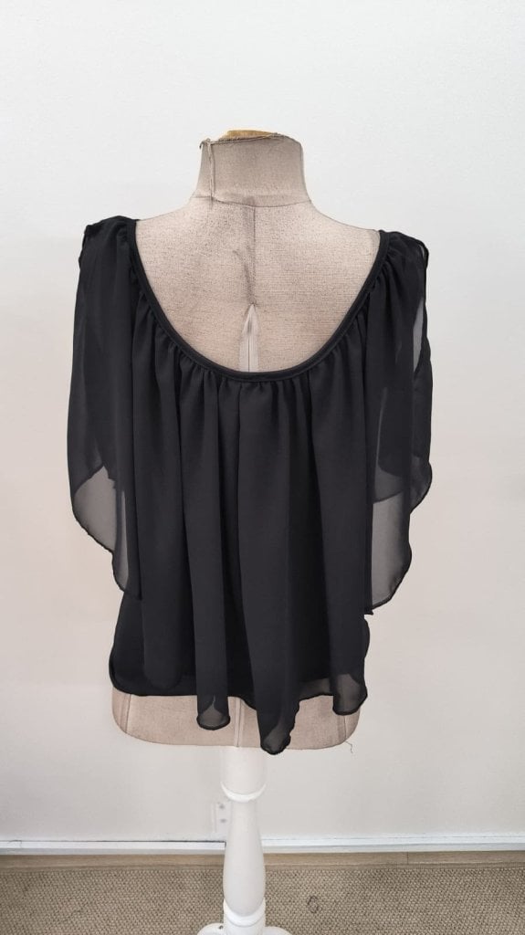 Women's Sheer Short Sleeve V-Neck Cold-Shoulder Ruffled Blouse in Black - Janes - by Peralane - photo 3