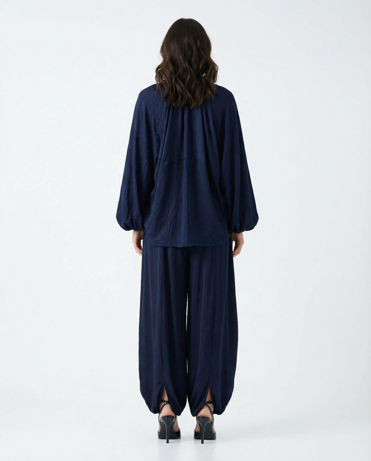 Navy Blue Two-Piece Lounge Set with Jacket and Wide-Leg Trousers - Fame - by Peralane - photo 4