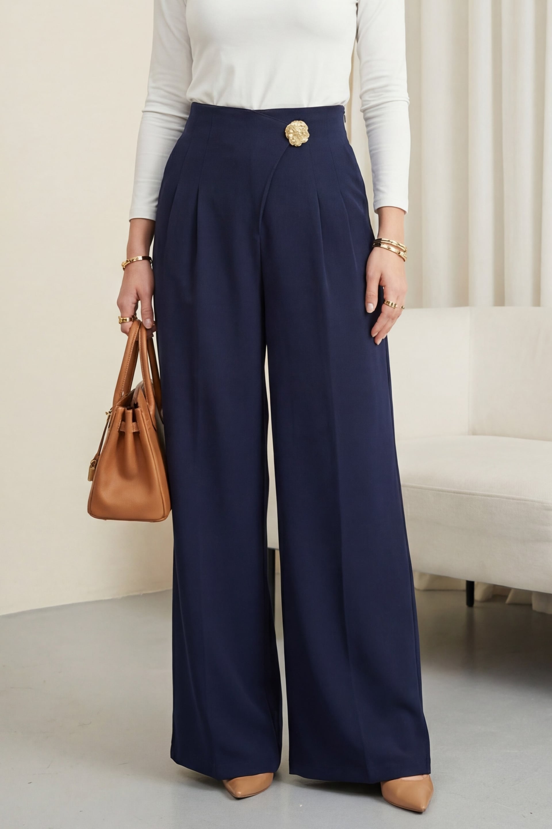 Navy Blue Wide-Leg Crepe Trousers with Side Zip and Brooch Detail - Podyumplus - by Peralane