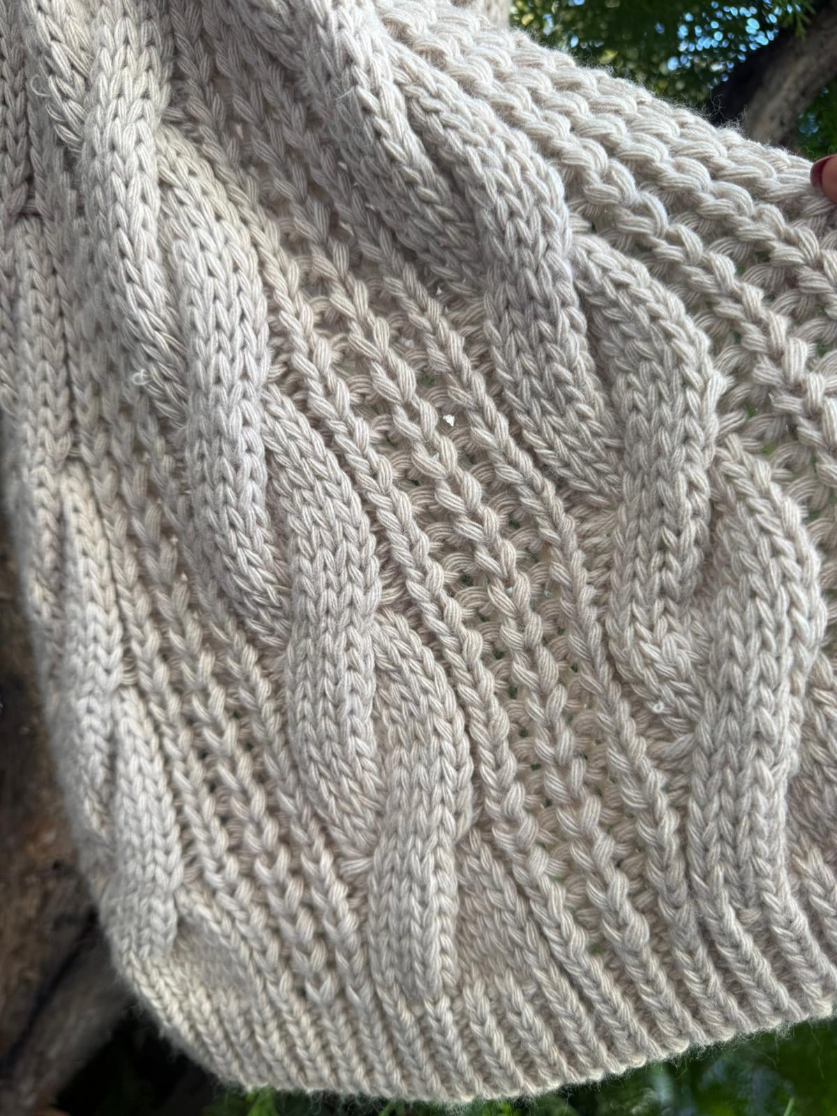 Beige Knitted Scarf with Cable Pattern - Nesvay - by Peralane - photo 3