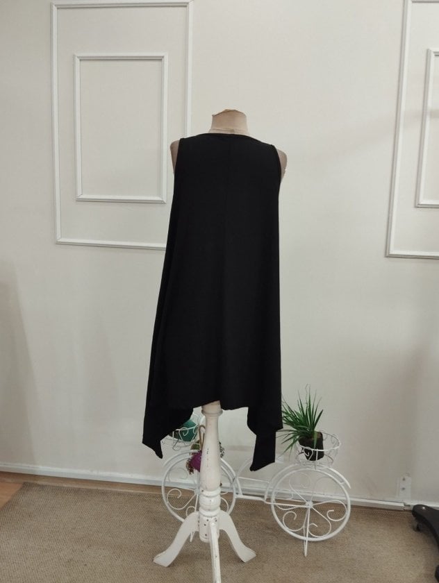 Women's Sleeveless V-Neck Asymmetrical Short Viscose Dress - Janes - by Peralane - photo 5