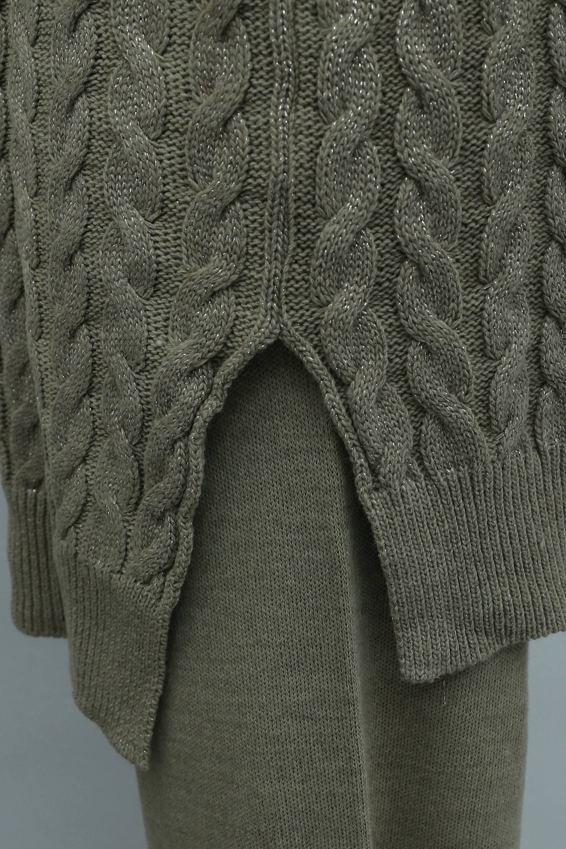 Half-Turtleneck Slit Sequin Basket-Knit Knit Set - Beige - Podyumplus - by Peralane - photo 7