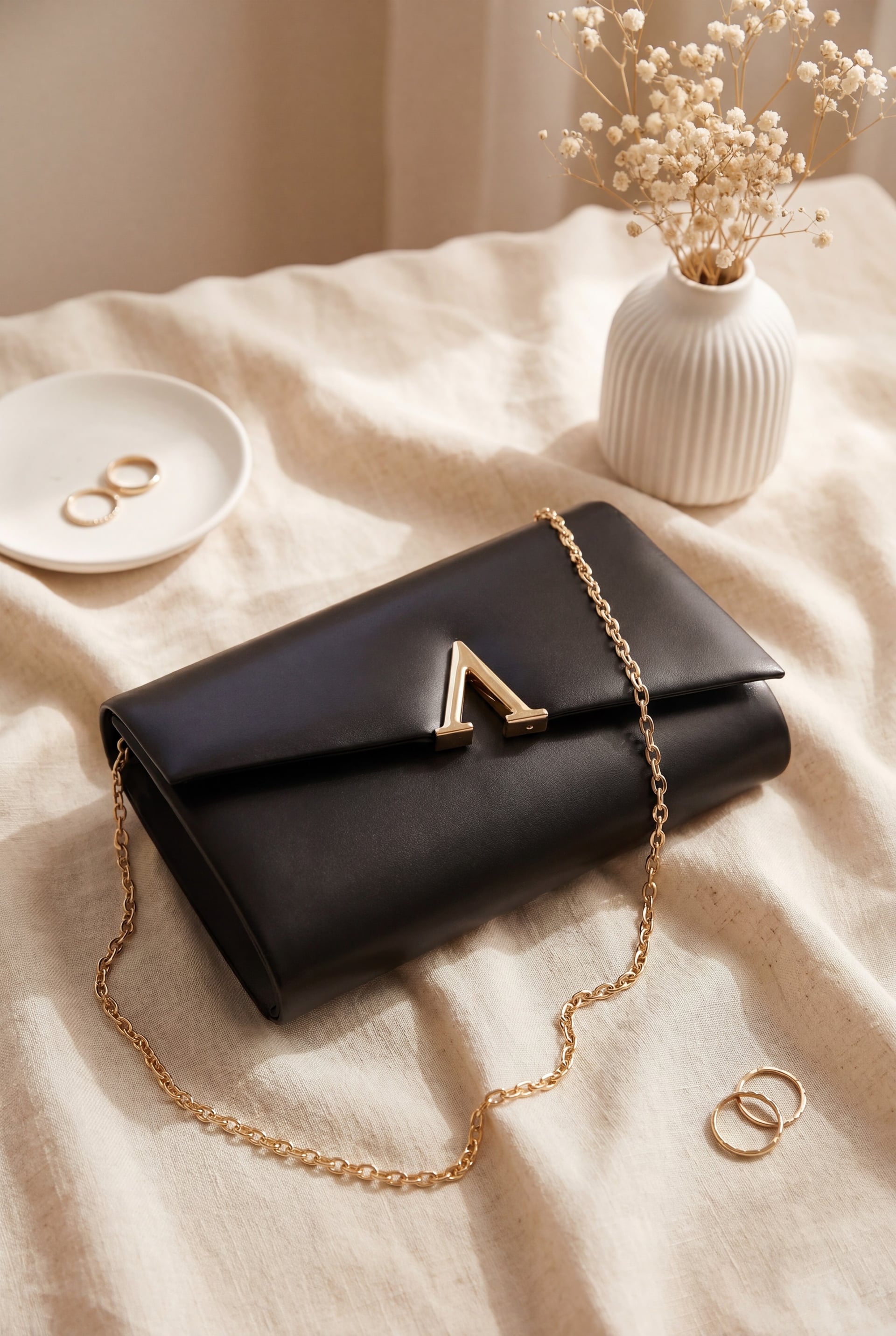 Geometric Clasp Chain Strap Patent Evening Clutch Bag - Black - Podyumplus - by Peralane
