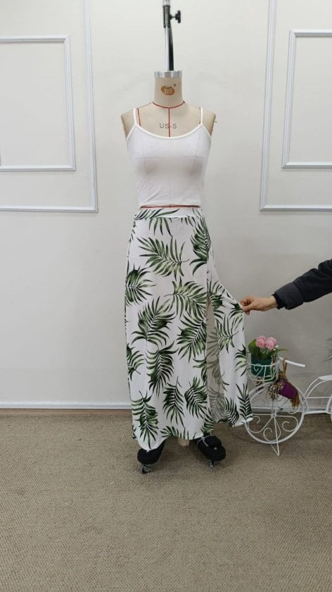 Women's Two-Piece Set: Ribbed Crop Top and Palm Print Skirt - Janes - by Peralane - photo 7