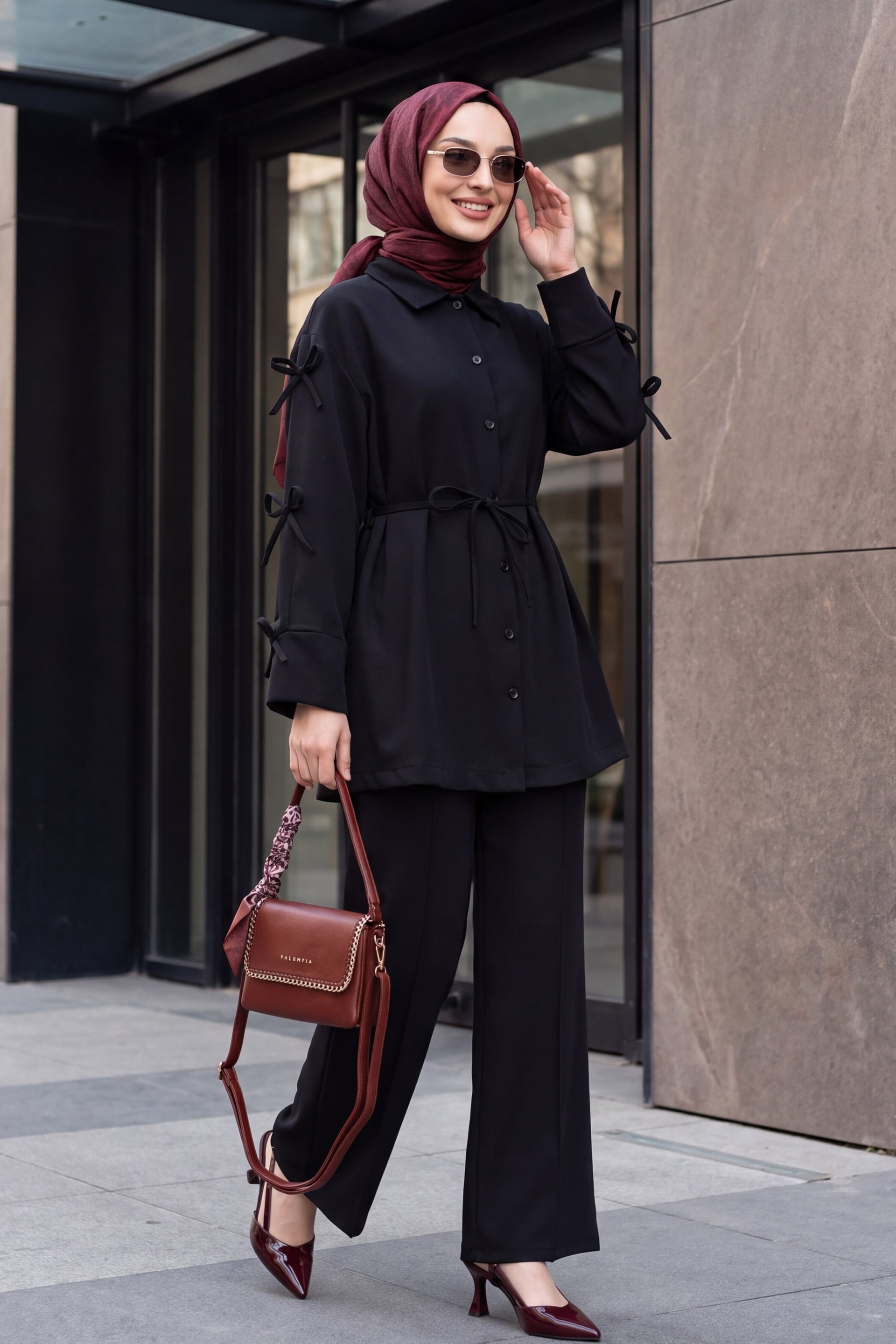 Women's Black Two-Piece Set with Bow Detail Sleeves and Trousers - Podyumplus - by Peralane - photo 2