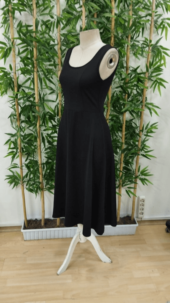 Women's Sleeveless Square Neck Slit Midi Crepe Dress - Janes - by Peralane - photo 7