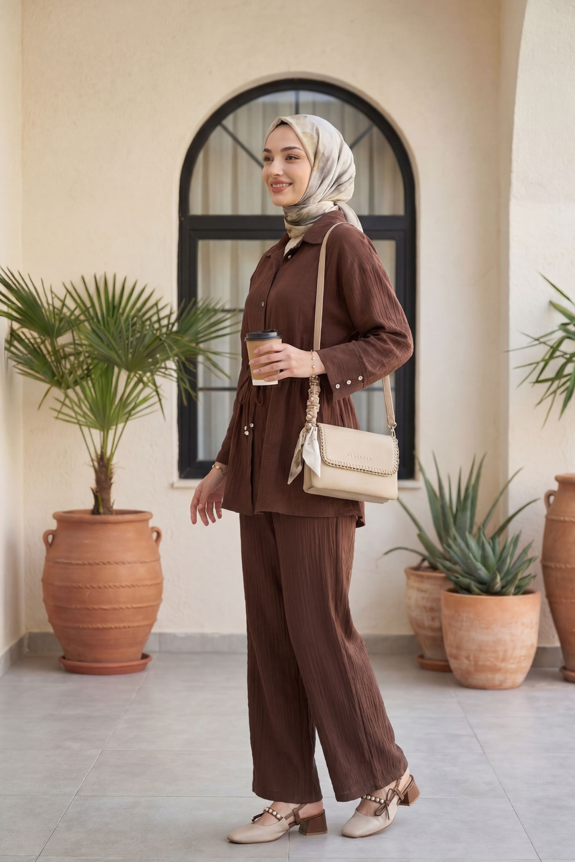 Cotton Crinkle Two-Piece Set with Tunnel Drawstring Waist Trousers - Brown - Podyumplus - by Peralane - photo 2