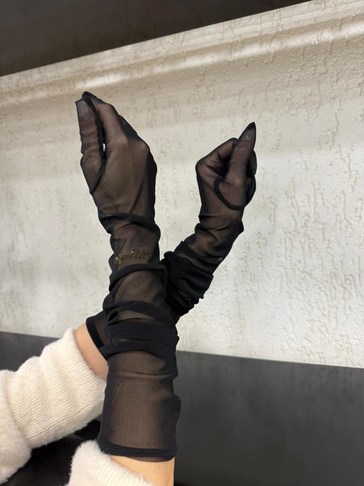 Black Sheer Long Gloves with Ruched Detail - Nesvay - by Peralane - photo 5