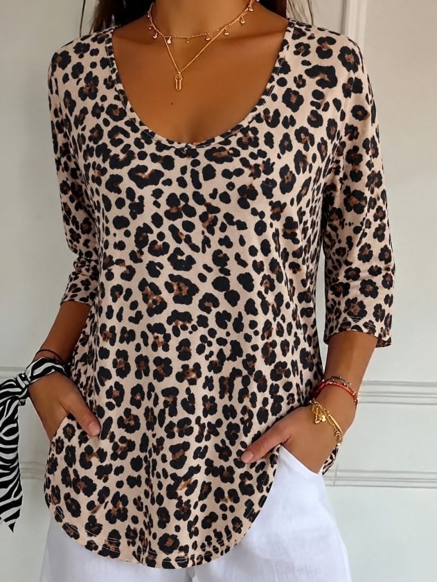 Women's 3/4 Sleeve V-Neck Leopard Print Supima Blouse - Janes - by Peralane - photo 2