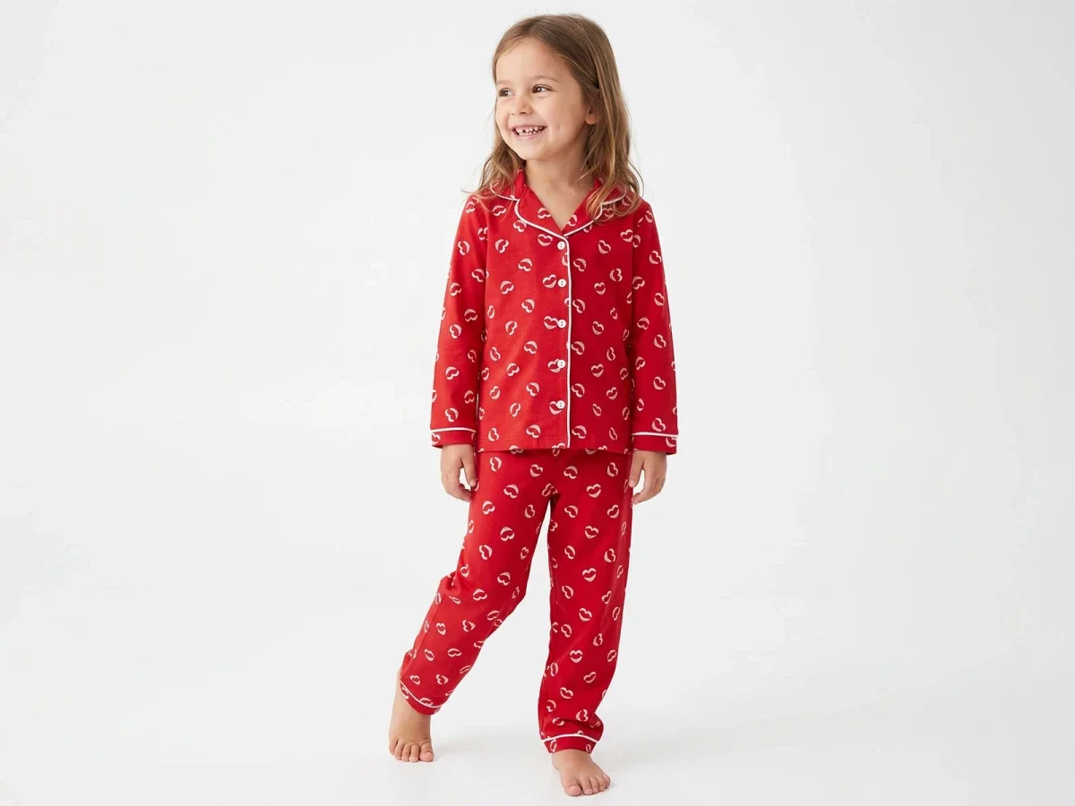 Kiss Print Buttoned Collar Girl's Pyjama Set - Dolas - by Peralane