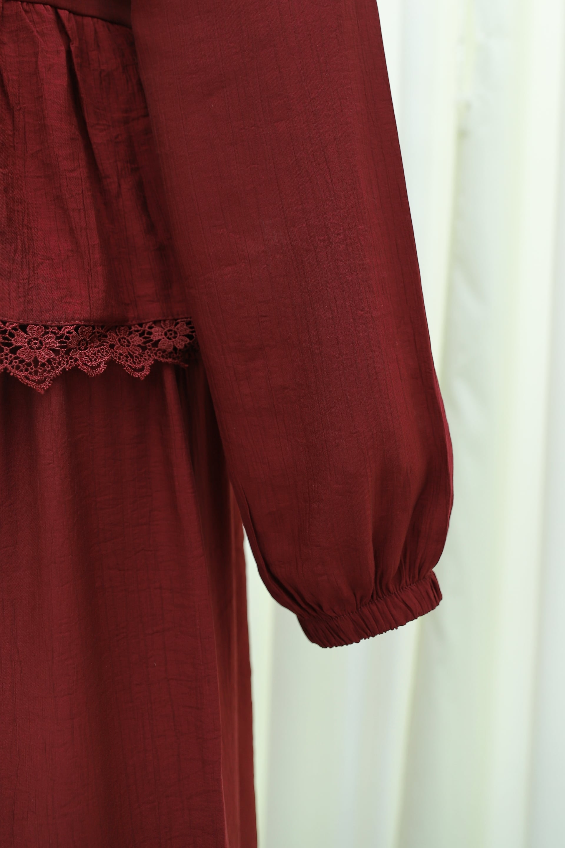 Lace Trim Tie-Front Trousers Set in Deep Red - Podyumplus - by Peralane - photo 7
