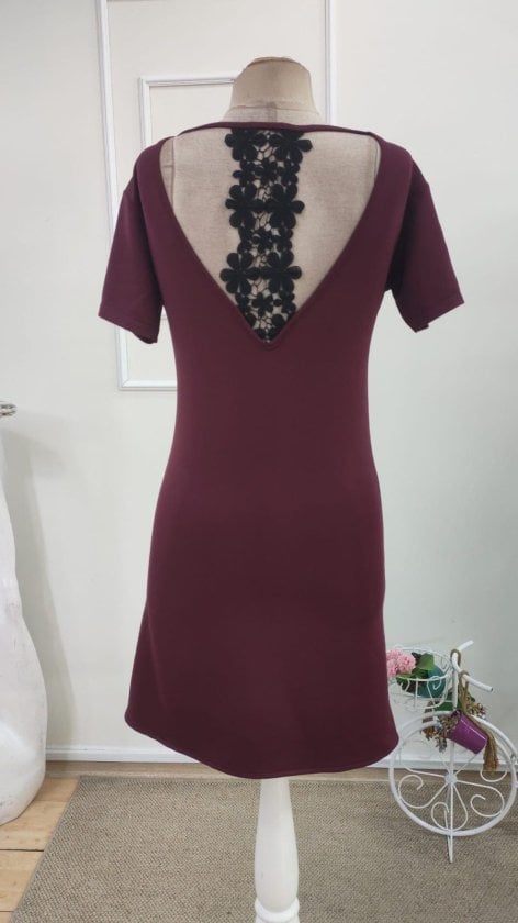 Women's Short-Sleeved V-Neck Knit Dress with Lace Back Detail - Janes - by Peralane - photo 5