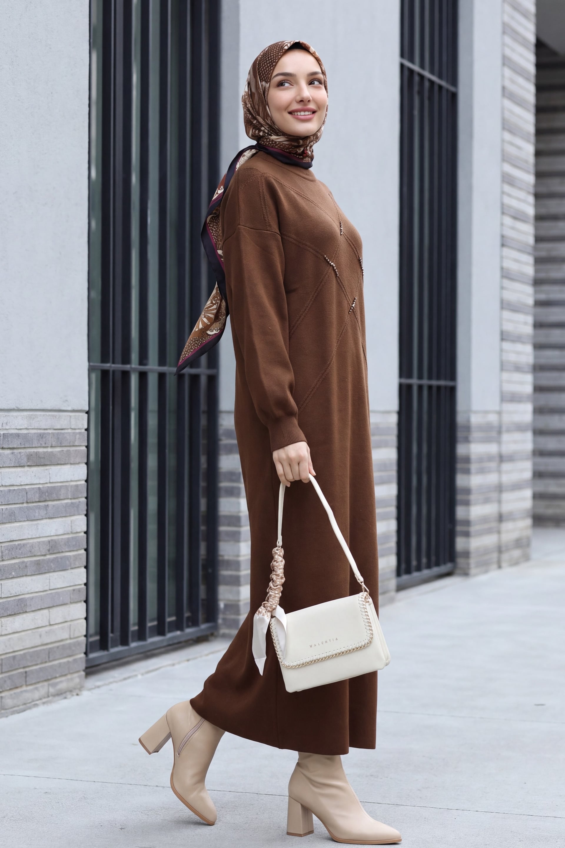 Long-Sleeved Brown Knit Dress with Stone and Bead Detailing - Podyumplus - by Peralane - photo 3