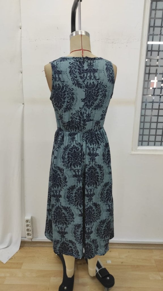 Women's Sleeveless V-Neck Patterned Suprem Jumpsuit Dress - Janes - by Peralane - photo 5