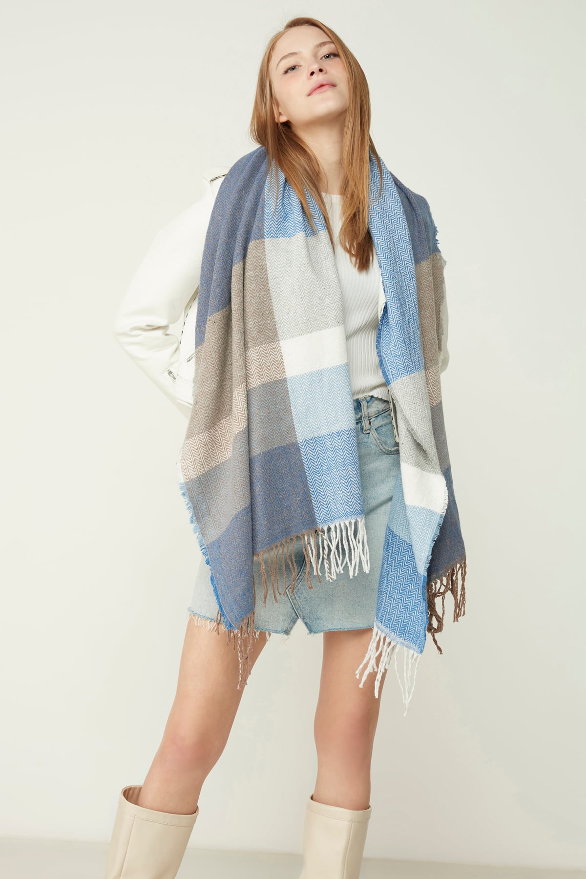 Soft Herringbone Patterned Blue Shoulder Shawl Scarf - Nesvay - by Peralane - photo 2