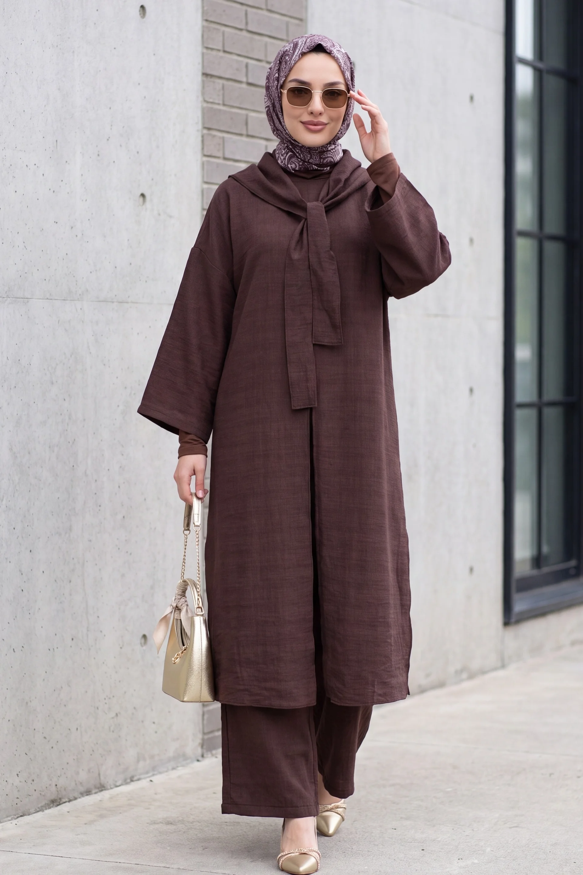 Women's Linen Two-Piece Set with Deep Slit Tunic and Wide-Leg Trousers - Dark Plum - Podyumplus - by Peralane