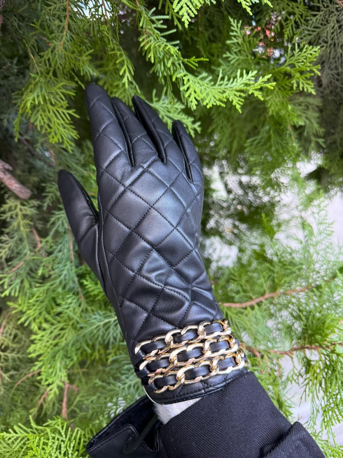 E0012 Black PU Leather Gloves with Chain Detail - Nesvay - by Peralane - photo 3