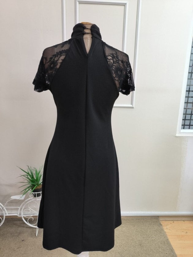 Women's Short Sleeve Lace Keyhole Mock Neck Midi Crepe Dress - Janes - by Peralane - photo 5