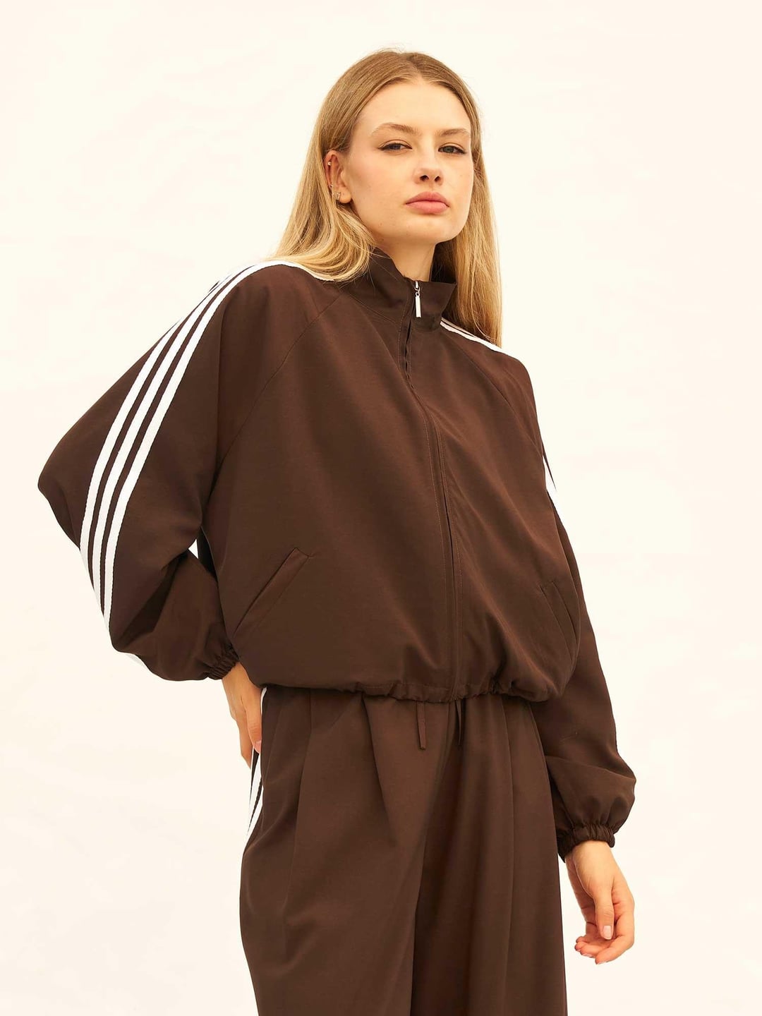 Contrast Stripe Zip-Up Two-Piece Tracksuit Set - Lefon - by Peralane - photo 5