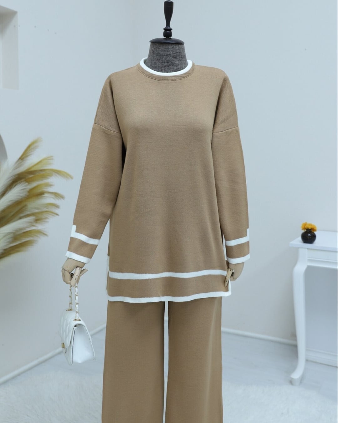 Stripe-Trimmed Two-Piece Knit Lounge Set in Camel - Podyumplus - by Peralane - photo 6