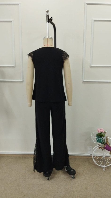 Women's Sleeveless V-Neck Lace Trim Top and Wide-Leg Trousers Two-Piece Set - Janes - by Peralane - photo 8