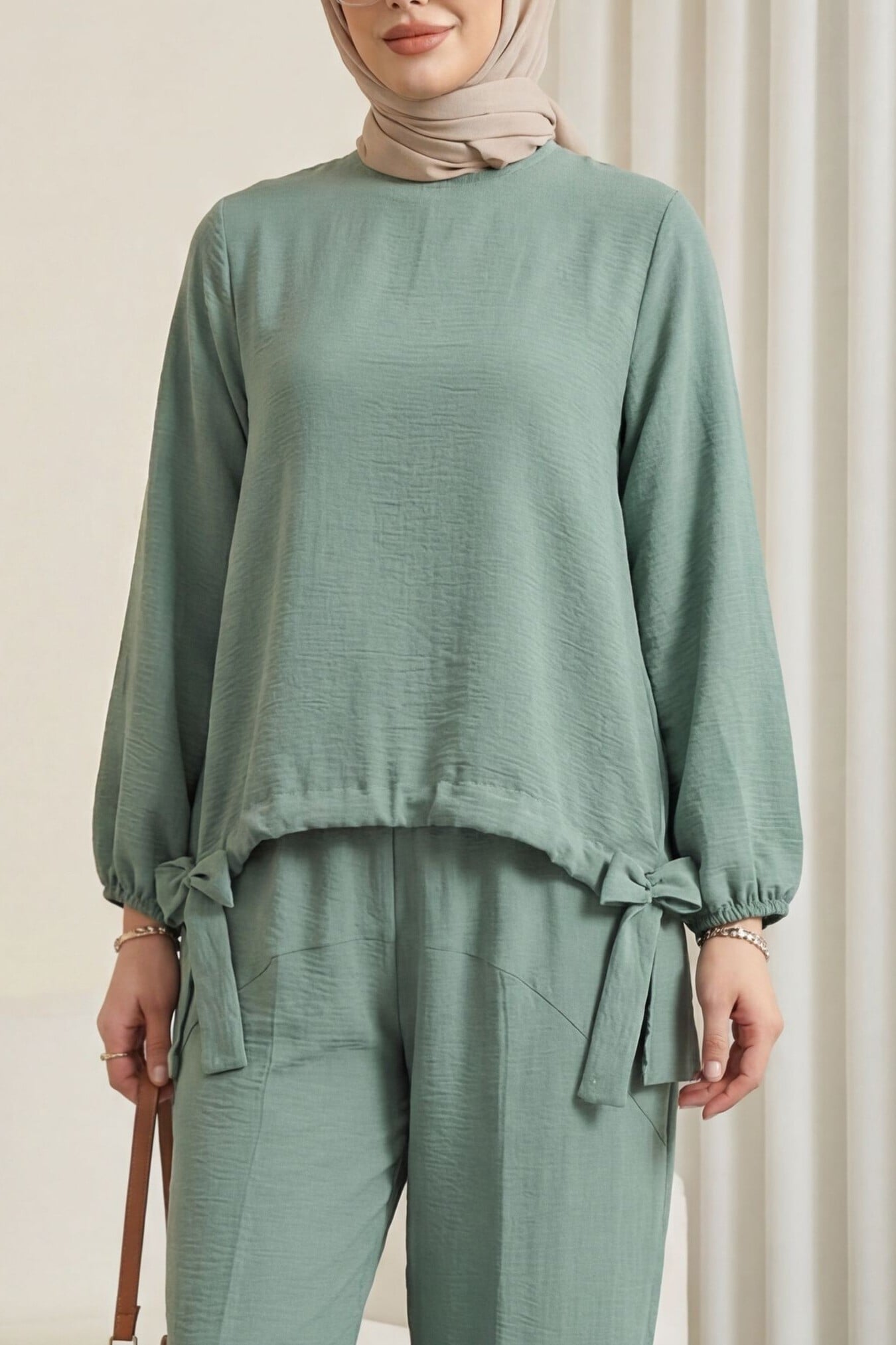 Women's Muted Green Floral Print Two-Piece Co-ord Set with Long Sleeves and Trousers - Podyumplus - by Peralane - photo 5