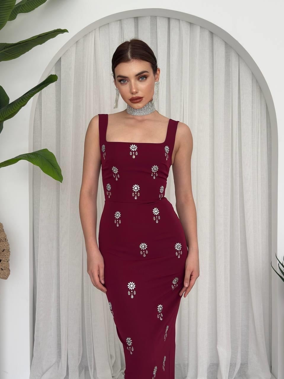 Bordeaux Stretch Knit Dress with Silver Floral Detail - Etika - by Peralane - photo 4
