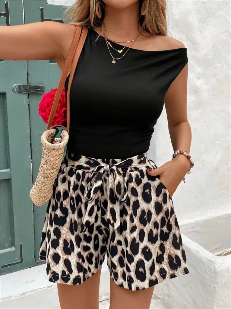 Women's Sleeveless Viscose Top and Leopard Print Shorts Two-Piece Set - Janes - by Peralane - photo 5