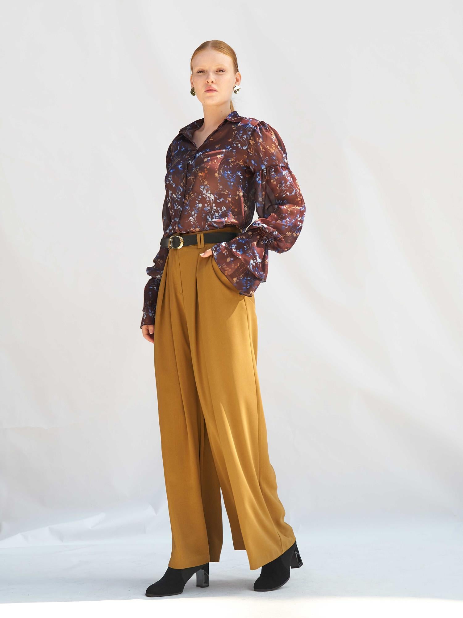 Long-Sleeved Sheer Blouse with Floral Print - Khaki - Lefon - by Peralane - photo 5