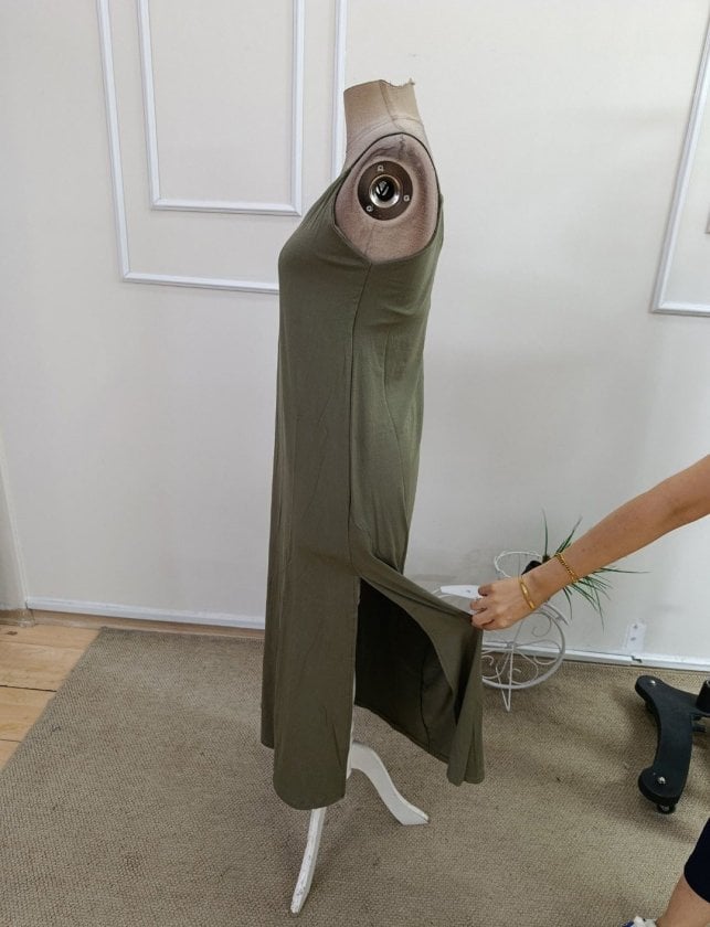 Women's Sleeveless Olive Green Maxi Dress with Side Slits - Janes - by Peralane - photo 6