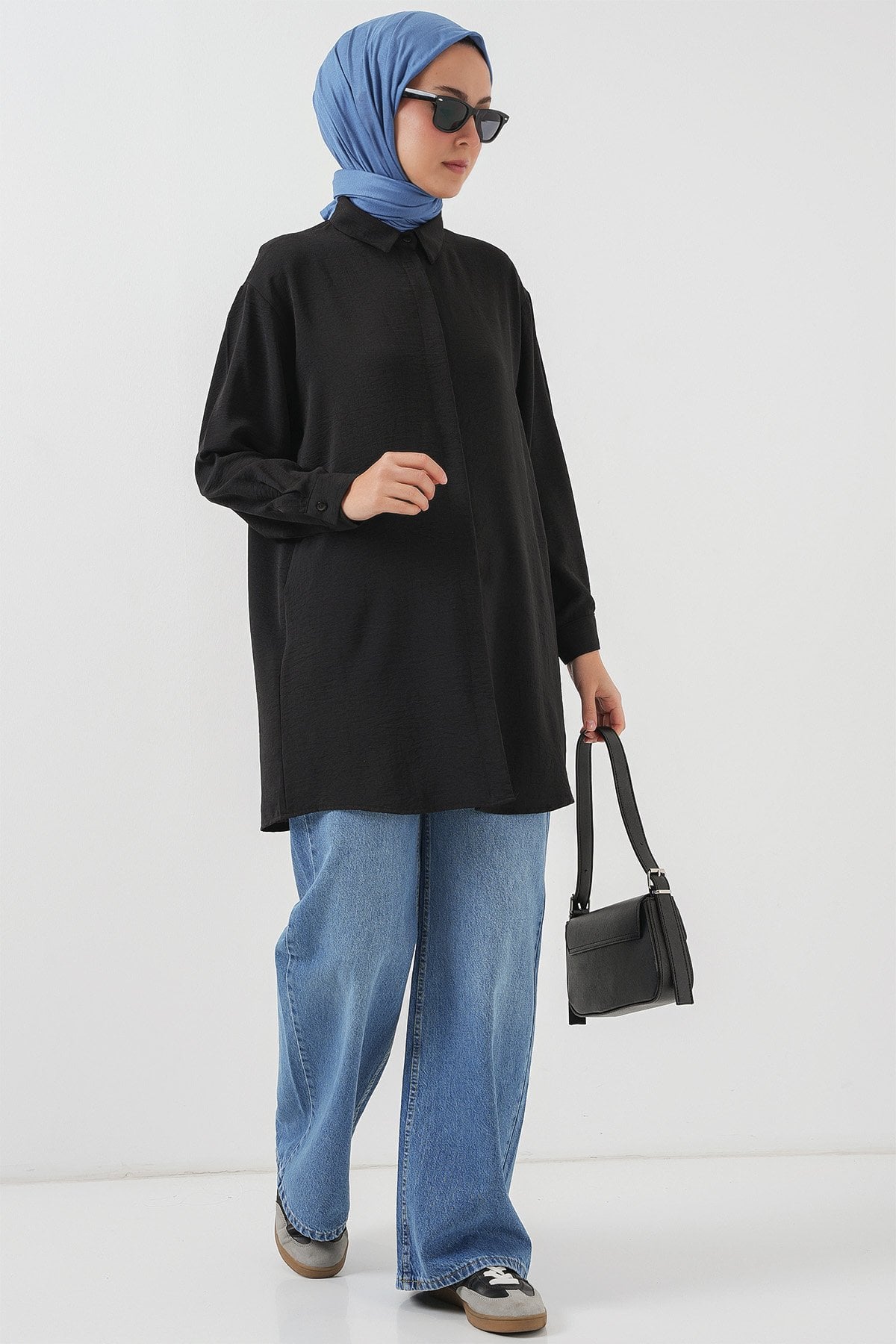 Women's Long-Sleeved Black Tunic with Collar and Button-Down Front - Bigdart - by Peralane