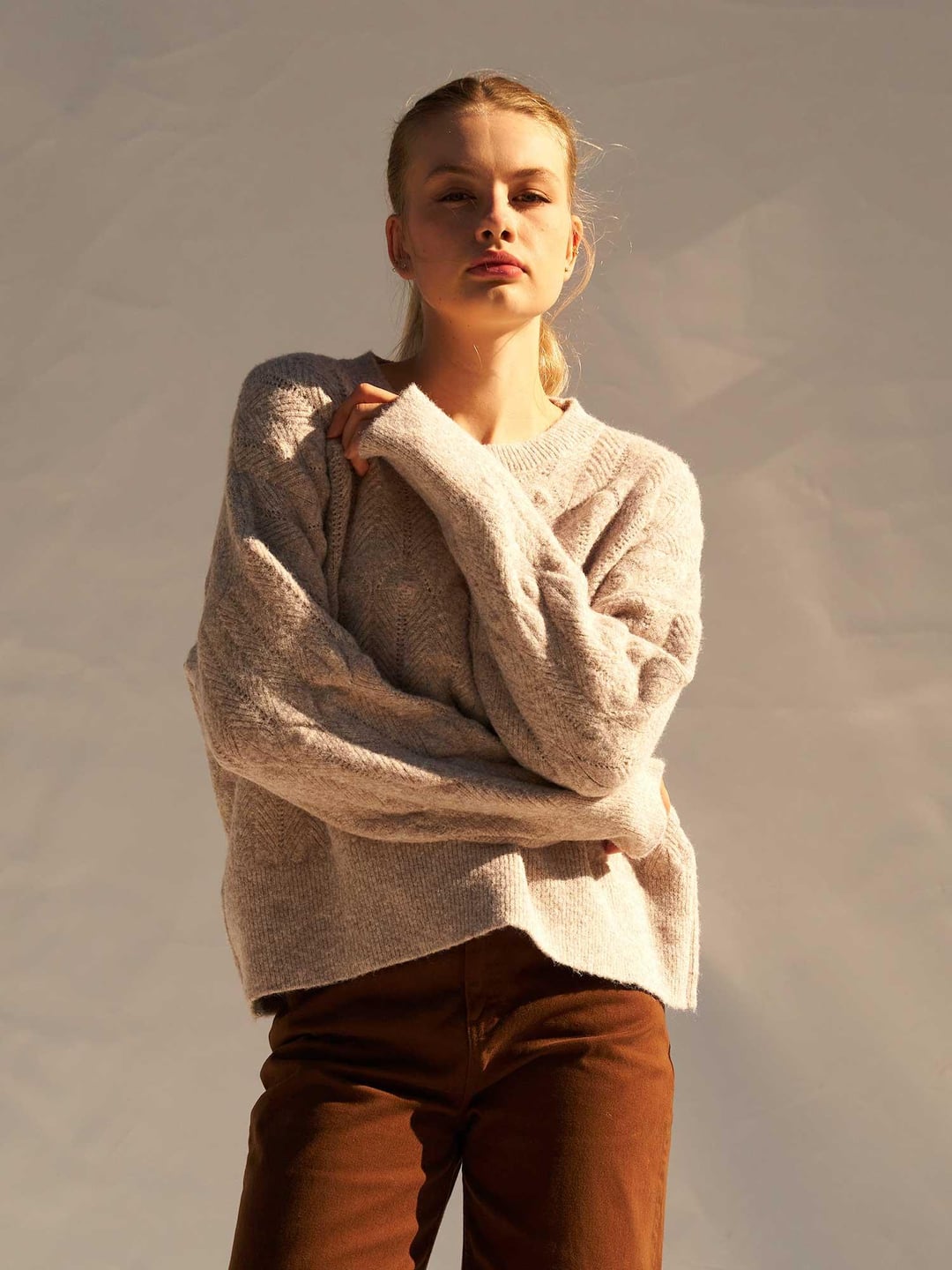 Beige Oversized Knit Sweater with Chevron Pattern and Cinched Waist - Lefon - by Peralane - photo 7