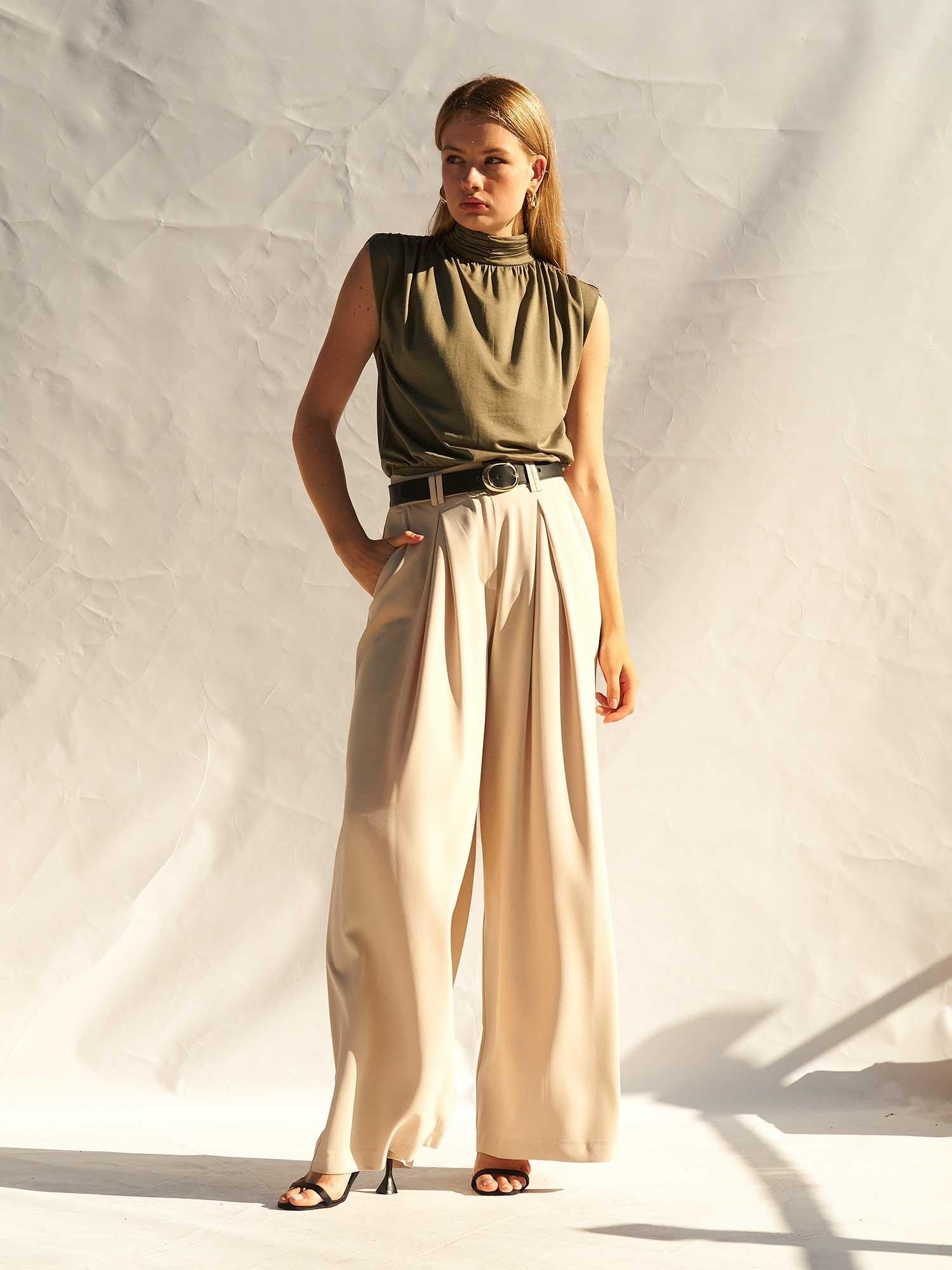 Belted High-Waist Pleated Palazzo Trousers with Matching Sleeveless Top - Stone/Beige - Lefon - by Peralane - photo 2