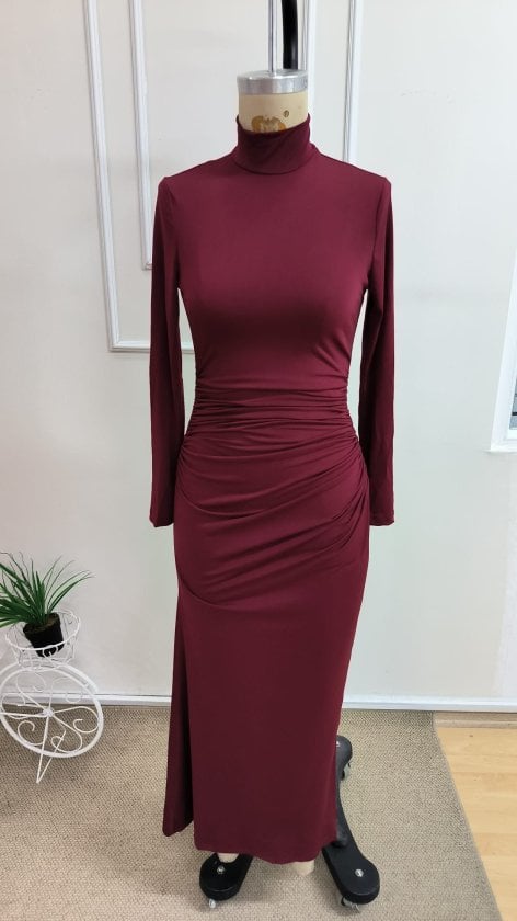 Women's Long-Sleeve High-Neck Maxi Dress in Burgundy - Janes - by Peralane - photo 4