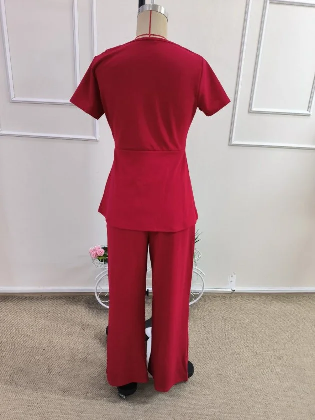 Women's Red Two-Piece Set: Short-Sleeve V-Neck Blouse with Side Buttons and Wide-Leg Trousers - Janes - by Peralane - photo 5