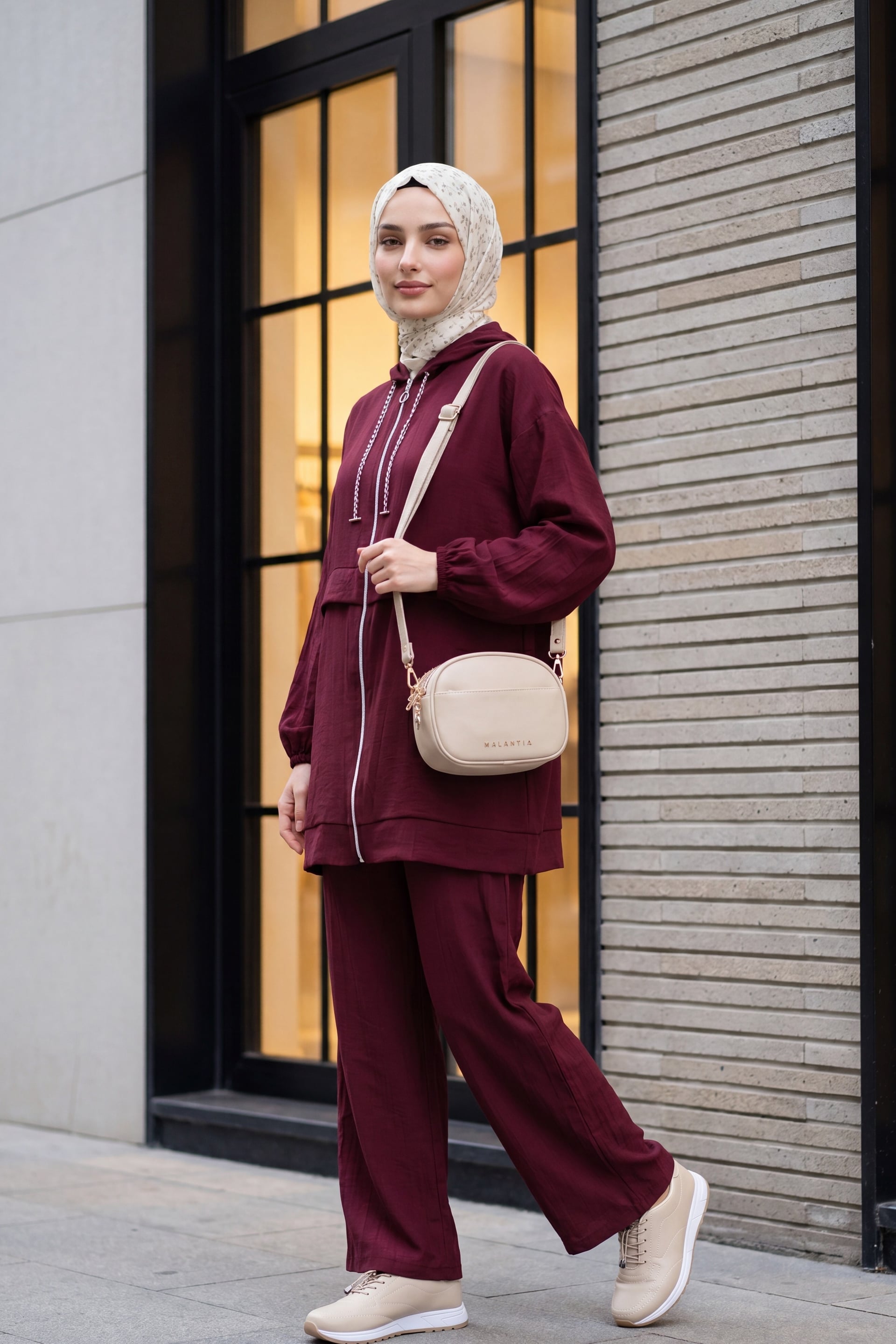 Hooded Zip-Front Tracksuit Set with Chain Neck Detail - Burgundy - Podyumplus - by Peralane - photo 3