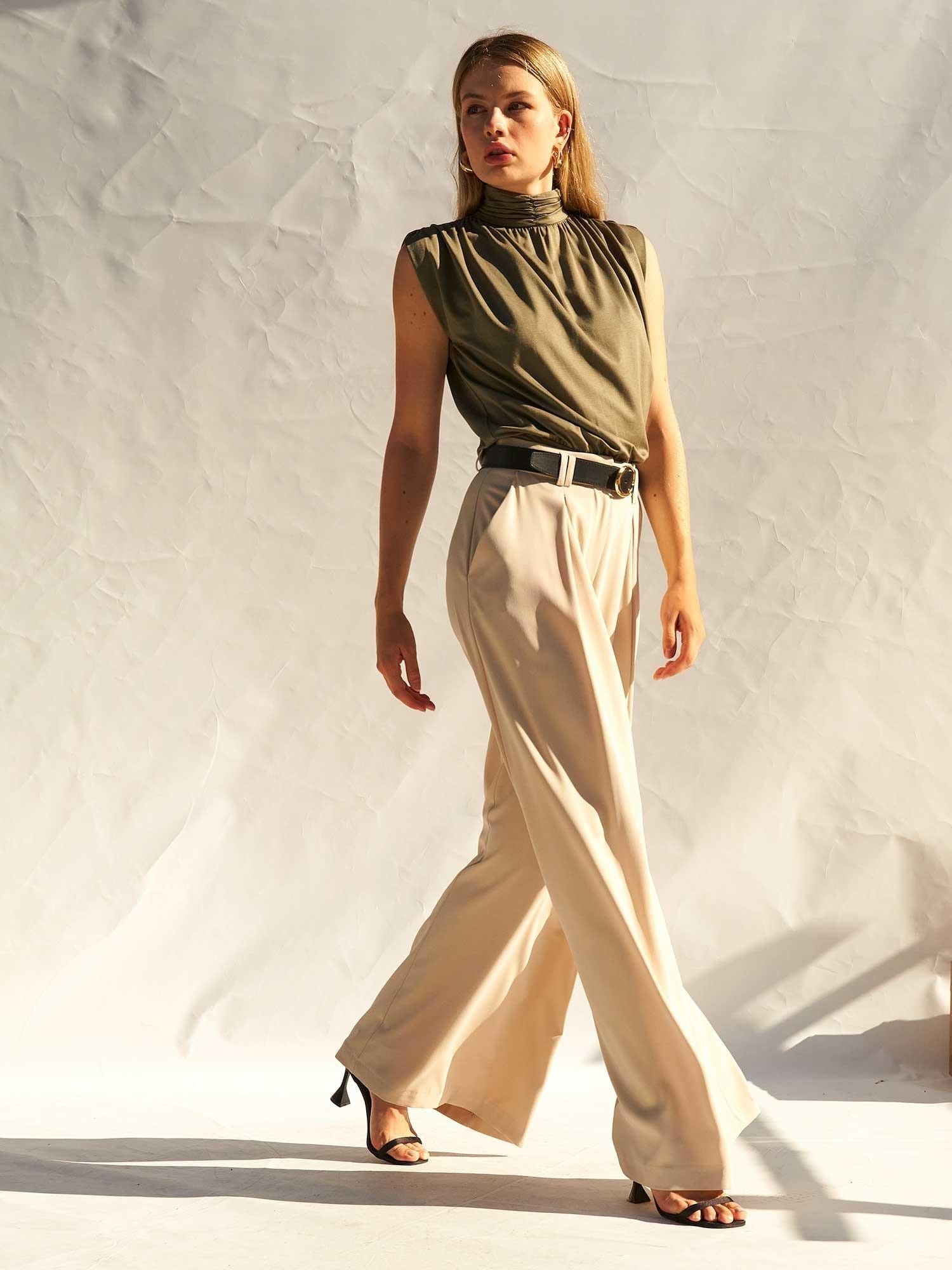 Belted High-Waist Pleated Palazzo Trousers with Matching Sleeveless Top - Stone/Beige - Lefon - by Peralane - photo 5