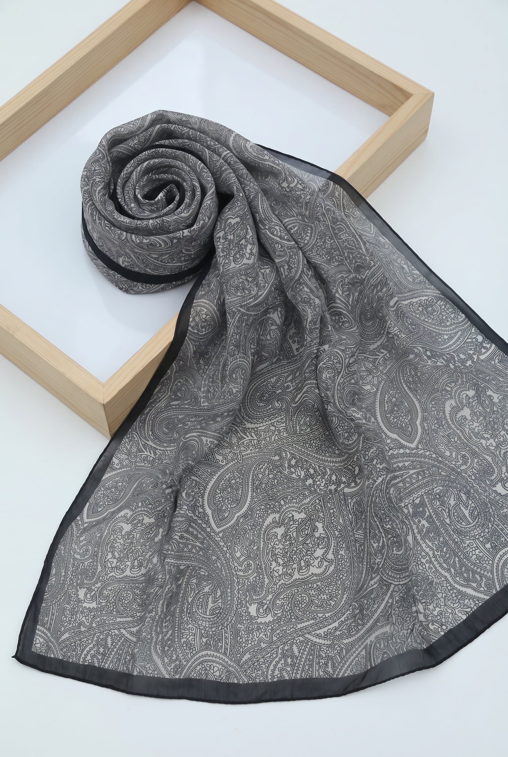 Thin Striped Embroidered Cotton Shawl - Black - Podyumplus - by Peralane